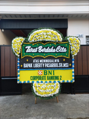Papan Bunga Duka di Taba Penanjung