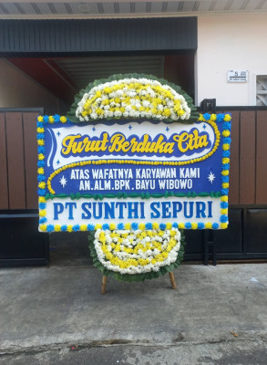 Papan Bunga Duka di Taba Penanjung