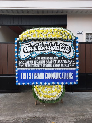 Papan Bunga Duka di Taba Penanjung